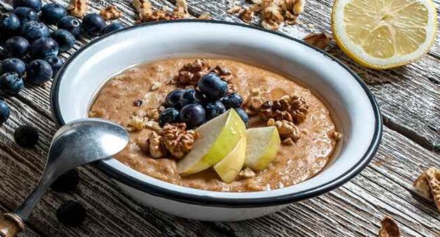 La zuppa cremosa diversifica il menu per la gotta