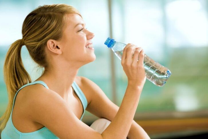 In una dieta potabile, l'acqua sostituisce il cibo